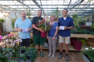 von links: Herr Harald Werner (1. Platz), Florian Brandner, Frau Strebl (2. Platz, in Vertretung für Herr Martin Strebl), Herr Heinz (3. Platz, in Vertretung für Frau Andrea Heinz)